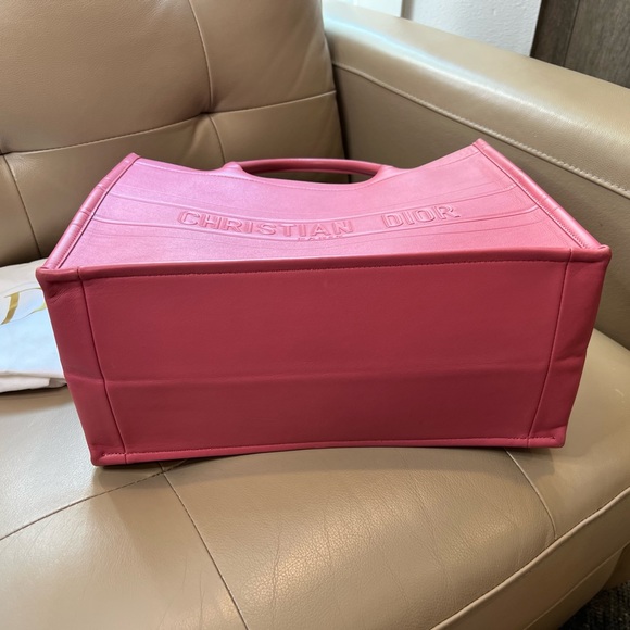 Dior Medium Embossed book tote - Picture 8 of 17